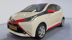 Wit Gebruikt 2017 Toyota Aygo X-play Hatchback | € 5.750 (Eerlijke prijs)