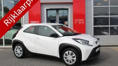 Gebruikt 2023 Toyota Aygo Play Hatchback | € 20.900 (Eerlijke prijs)