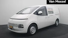 Zwart Nieuw 2024 Hyundai Staria Van | € 25.840 (Eerlijke prijs)