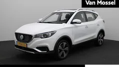 Wit Gebruikt 2020 MG ZS Luxury Sedan | € 14.995 (Eerlijke prijs)