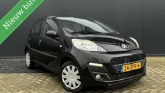 Zwart Gebruikt 2013 Peugeot 107 Active Hatchback | € 2.250 (Goede deal)