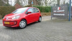 Rood Gebruikt 2015 VW up! move up! Hatchback | € 7.250 (Eerlijke prijs)