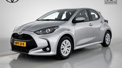Grijs Gebruikt 2024 Toyota Yaris Hybrid Active Hatchback | € 23.445 (Eerlijke prijs)