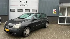 Gebruikt 2003 Renault Clio II Expression Hatchback | € 990 (Eerlijke prijs)