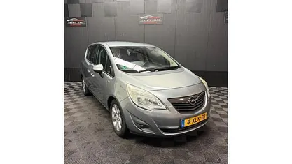 Grijs Occasion 2010 Opel Meriva Cosmo MPV | € 2.450 (Eerlijke prijs)