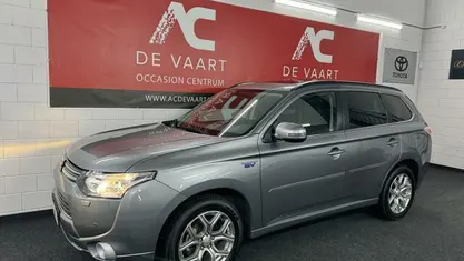 Occasion Mitsubishi Outlander Instyle 121 PK (88 kW) 2013 Grijs SUV
