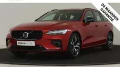Rood, metallic lak Gebruikt 2022 Volvo V60 Plus Stationwagen | € 37.800 (Eerlijke prijs)