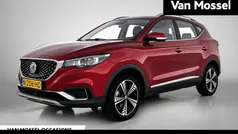 Rood Gebruikt 2021 MG ZS Luxury Sedan | € 15.900 (Goede deal)