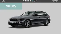 Grijs Gebruikt 2022 BMW 330 M Sport Stationwagen | € 37.940 (Eerlijke prijs)
