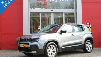 Grijs Occasion 2024 Jeep Avenger EV Altitude SUV | € 24.395 (Goede deal)