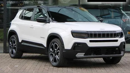 Wit Nieuw 2025 Jeep Avenger EV Summit SUV | € 36.847 (Eerlijke prijs)