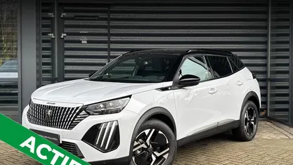Wit Nieuw 2025 Peugeot e-2008 Avantage SUV | € 33.395 (Goede deal)