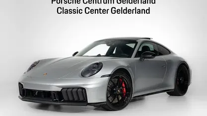 Grijs Occasion 2025 Porsche 911 Carrera 4 GTS Coupé | € 249.900 (Eerlijke prijs)