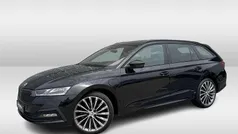 Zwart Gebruikt 2022 Skoda Octavia SportLine Stationwagen | € 29.950 (Eerlijke prijs)