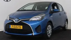 Blauw Gebruikt 2015 Toyota Yaris Hybrid Hatchback | € 11.950 (Eerlijke prijs)