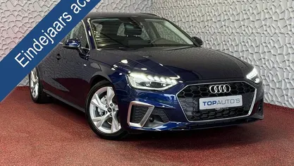 Blauw, metallic lak Gebruikt 2024 Audi A4 S-Line Stationwagen | € 41.888 (Goede deal)