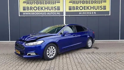 Blauw (metallic) Gebruikt 2016 Ford Mondeo Titanium Hatchback | € 4.400 (Super prijs)