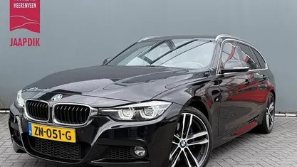 Zwart Gebruikt 2020 BMW 318 M Sport Stationwagen | € 24.899 (Eerlijke prijs)
