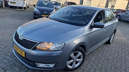 Occasion Skoda Rapid Active 86 PK (63 kW) 2013 Grijs Hatchback