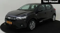 Gebruikt 2024 Dacia Sandero Expression Hatchback | € 18.430 (Eerlijke prijs)