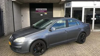 Grijs Gebruikt 2007 VW Jetta Comfortline Sedan | € 1.999 (Eerlijke prijs)