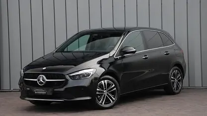 Zwart Occasion 2024 Mercedes E250 Luxury MPV | € 38.950 (Eerlijke prijs)