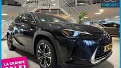 Zwart Gebruikt 2023 Lexus UX 250h Business Edition SUV | € 34.900 (Eerlijke prijs)