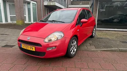Occasion Fiat Punto Evo Street 101 PK (74 kW) 2014 Rood Hatchback