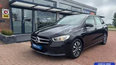 Zwart Gebruikt 2020 Mercedes B180 Business MPV | € 23.750 (Goede deal)