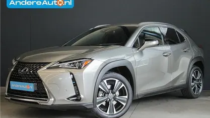Grijs Occasion 2021 Lexus UX 250h SUV | € 27.995 (Eerlijke prijs)