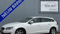 Wit Gebruikt 2015 Volvo V60 Momentum Stationwagen | € 13.695 (Eerlijke prijs)