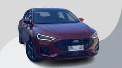 Rood Gebruikt 2024 Ford Focus ST-Line X Hatchback | € 29.450 (Eerlijke prijs)