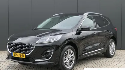 Zwart Gebruikt 2022 Ford Kuga Vignale SUV | € 28.935 (Eerlijke prijs)