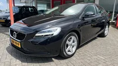 Zwart Gebruikt 2018 Volvo V40 Stationwagen | € 15.950 (Eerlijke prijs)