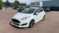 Wit Gebruikt 2017 Ford Fiesta ST-Line Hatchback | € 11.495 (Eerlijke prijs)