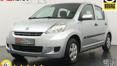 Grijs Gebruikt 2009 Daihatsu Sirion Hatchback | € 2.945 (Eerlijke prijs)