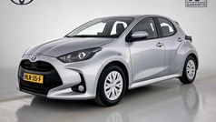 Grijs Gebruikt 2024 Toyota Yaris Hybrid Active Hatchback | € 22.990 (Eerlijke prijs)