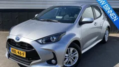 Zilver Gebruikt 2022 Toyota Yaris Hybrid Business Edition Hatchback | € 20.900 (Eerlijke prijs)