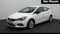 Wit Gebruikt 2021 Opel Astra Elegance Hatchback | € 14.845 (Eerlijke prijs)