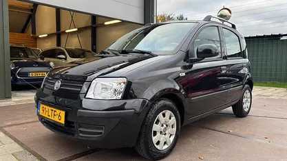 Zwart (metallic) Gebruikt 2010 Fiat Panda Hatchback | € 2.299 (Eerlijke prijs)