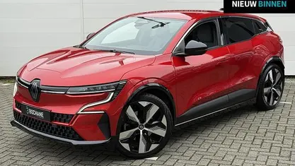 Gebruikt 2023 Renault Megane E-Tech Techno Hatchback | € 27.745 (Eerlijke prijs)
