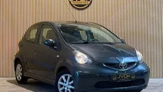 Grijs, metallic lak Gebruikt 2008 Toyota Aygo Hatchback | € 3.440 (Eerlijke prijs)