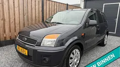 Zwart Gebruikt 2010 Ford Fusion Futura MPV | € 4.750 (Eerlijke prijs)
