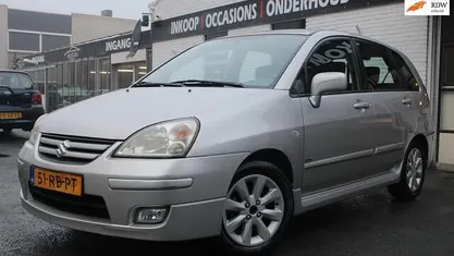 Grijs (metallic) Gebruikt 2005 Suzuki Liana Exclusive Hatchback | € 3.950 (Eerlijke prijs)