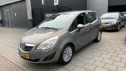 Bruin Gebruikt 2011 Opel Meriva Cosmo MPV | € 2.999 (Goede deal)
