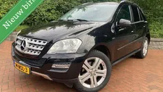 Zwart Gebruikt 2010 Mercedes 300 SUV | € 10.250 (Eerlijke prijs)
