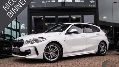 Wit Gebruikt 2019 BMW 118 Executive Hatchback | € 23.950 (Iets duurder)