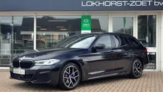 Zwart Gebruikt 2021 BMW 530e Executive Stationwagen | € 41.950 (Eerlijke prijs)