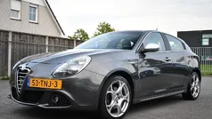 Grijs Gebruikt 2012 Alfa Romeo Giulietta Distinctive Hatchback | € 5.999 (Eerlijke prijs)