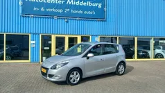 Hatchback Gebruikt 2011 Renault Scénic III Dynamique MPV | € 4.950 (Eerlijke prijs)